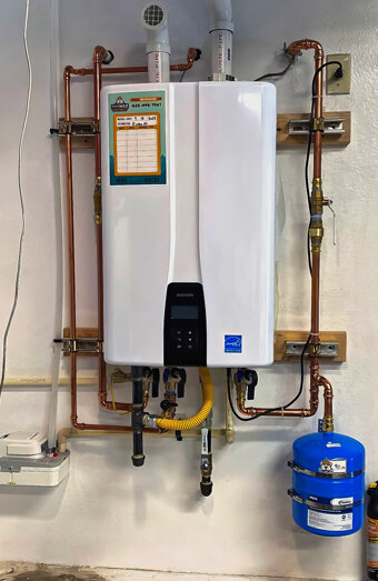 https://highgatehotwater.com.au/uploads/2025/06/hot-water-33549.jpg